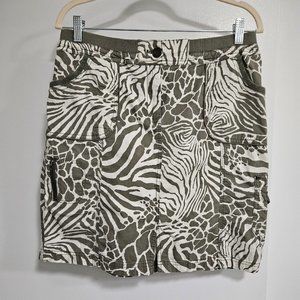 Chico's Size 1 (M) Animal‎ Print Green White Zip Pockets Mini Casual Skirt